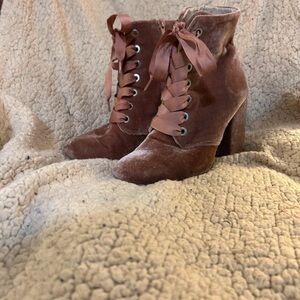 Kenneth Cole Velvet Heeled Boots with Mauve Laces